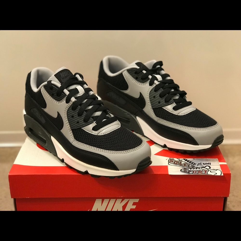 NEW Nike Air Max 90 Leather Black White Vapormax - Picture 4 of 8